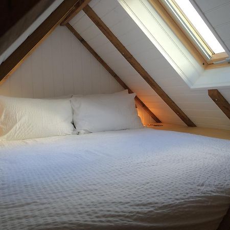 Shepherds Barn West Dean Екстериор снимка