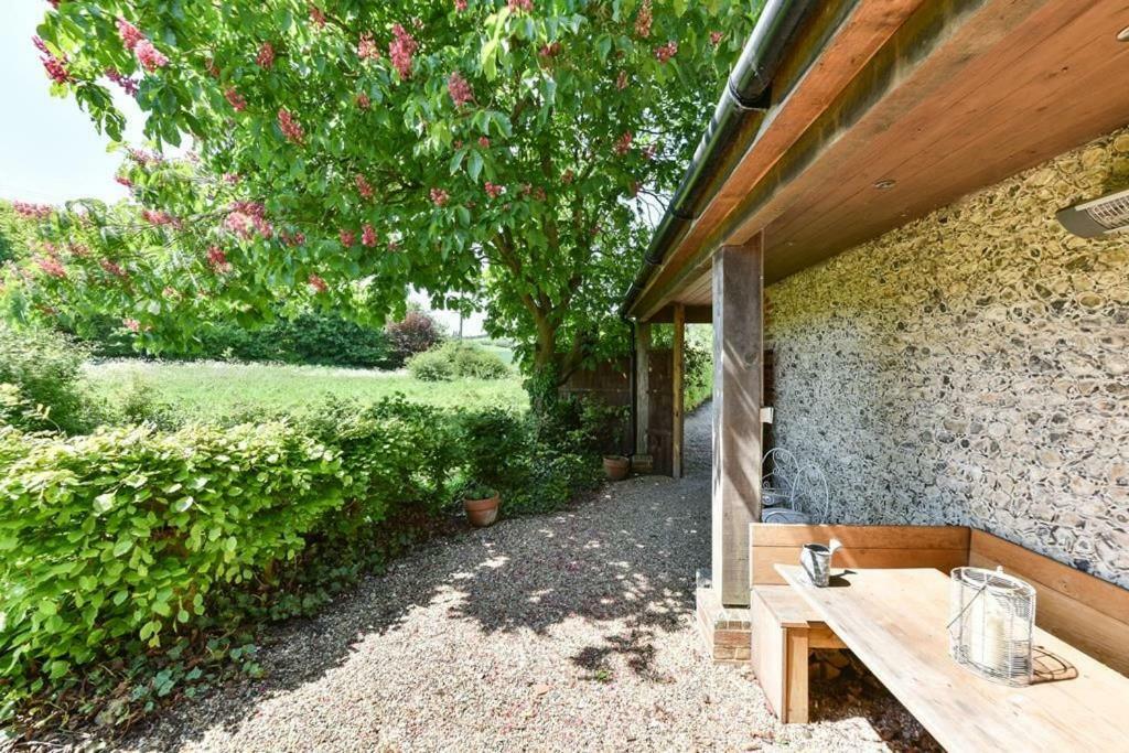 Shepherds Barn West Dean Екстериор снимка
